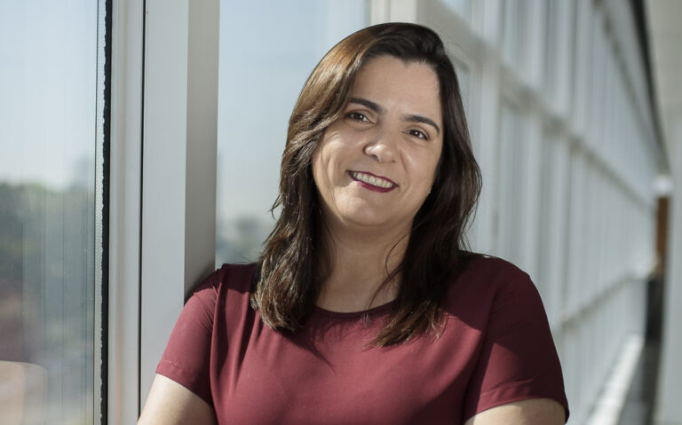Aletéa Rufino, Gerente de Investimento Social da FALM, é a atual coordenadora do Bloco Brasil.